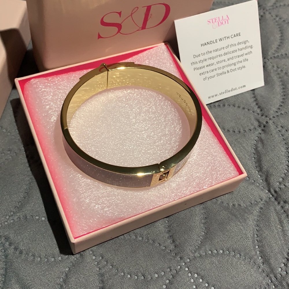 NEW in box rebel bangle in blush - Picture 3 of 3
